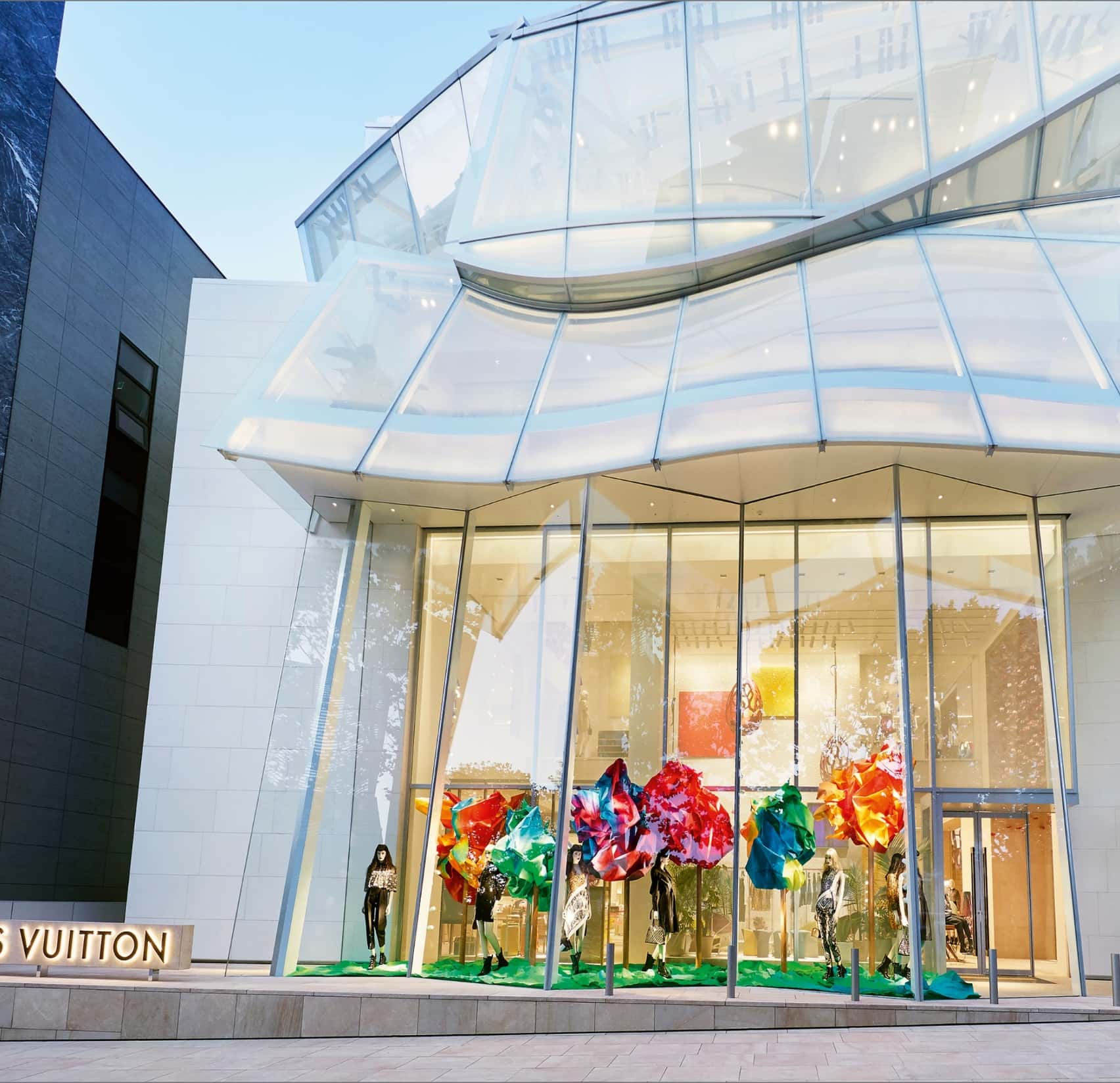 واجهات متاجر التجزئة الفاخرة