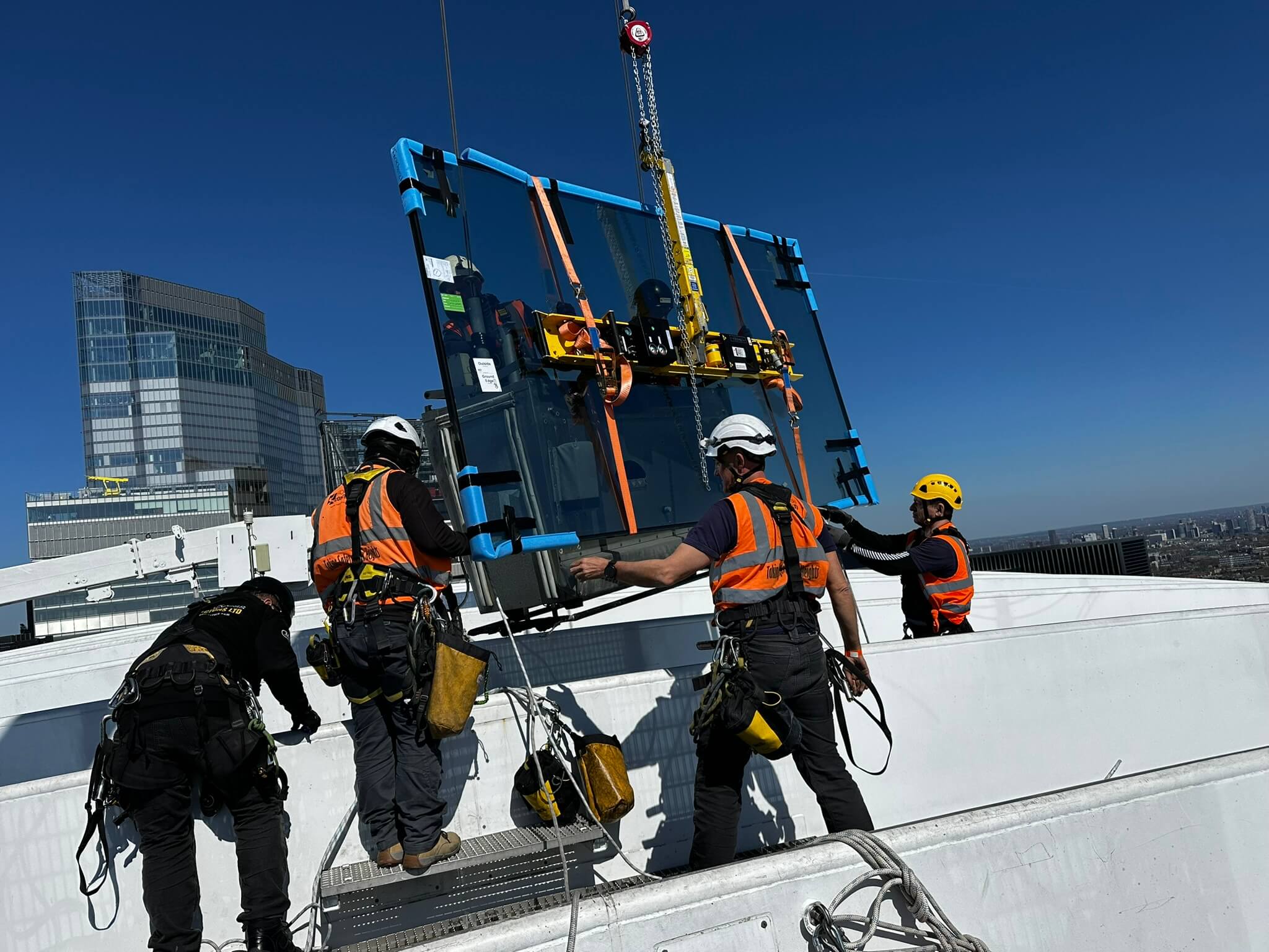 العناية بالواجهة